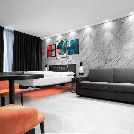 Adv Home - Exclusive Rooms Болзано Екстериор снимка